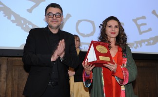 Jugoslav Pantelić uručio Viktoriji Abril nagradu Zlatni pečat
